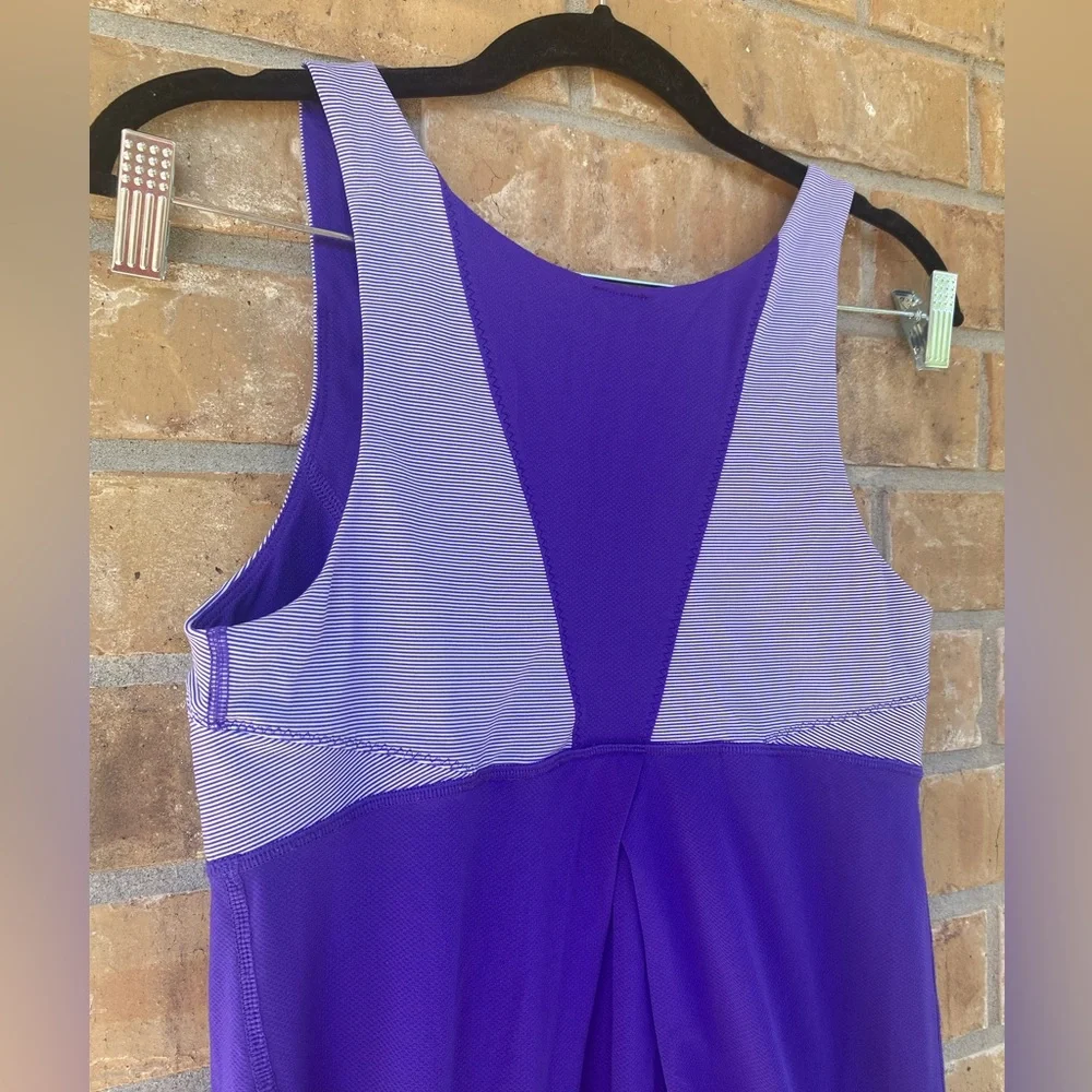 Lululemon Run: Ta Ta Topper Cool Breeze / Wee Stripe Bruised Berry, Size 8 - Picture 5 of 8